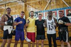 Троє українців допомагають росіянину Повєткіну готуватися до бою з Джошуа