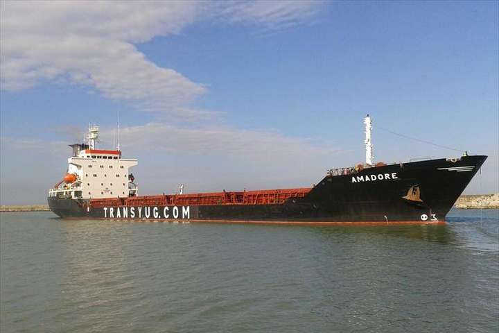 Окупанти затримали в Азовському морі українське судно
