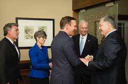 Порошенко розказав американським конгресменам про дії Росії в Азовському морі