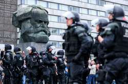 Під час протестів у німецькому Хемніці поліція затримала 300 осіб