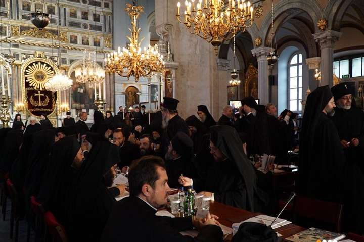 Собор у Стамбулі: більшість архієреїв за надання Україні незалежної церкви
