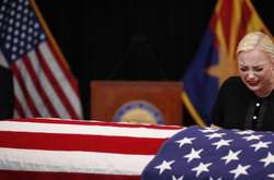 Трамп відповів на критичну репліку доньки Маккейна на похоронах