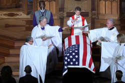 У США поховали сенатора Джона Маккейна