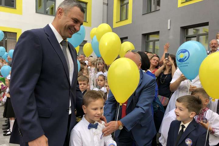 Кличко відкрив першу в Україні «розумну» школу