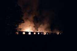 Під Києвом у фермера згоріло сіносховище