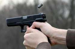 В США десять человек пострадали при стрельбе в жилом комплексе