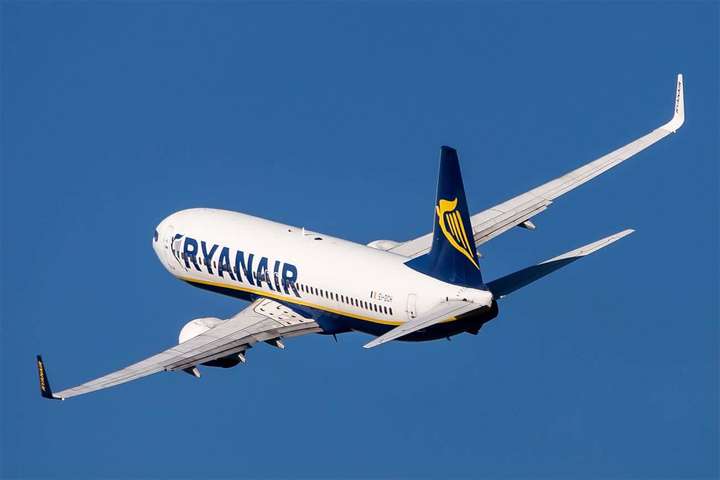 Лоукостер Ryanair начал полеты из Украины