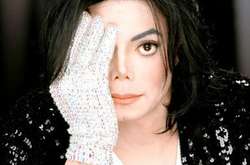 Майкл Джексон после смерти зарабатывает больше, чем при жизни