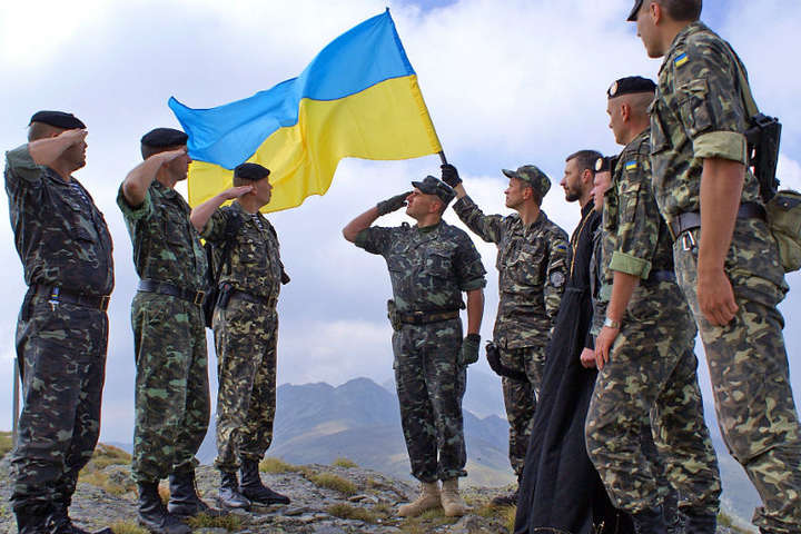 «Слава Україні!»: Порошенко закликав Раду підтримати закон про зміну військового вітання