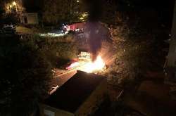 Пожежа в автомобілі у дворі будинку на пр. Правди, 19-А