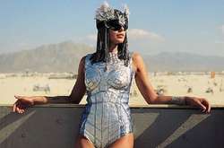 Дружина нардепа Лещенка в купальнику взяла участь в сміливій фотосесії