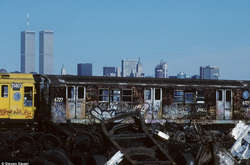 Бруд, сміття та понівечені вагони. Як виглядало метро в Нью-Йорку 30 років тому