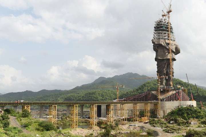 В Индии завершают строительство самой высокой статуи в мире