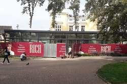 У центрі Вінниці незаконно прибудували літній майданчик до ресторану, приміщення якого є пам’яткою архітектури