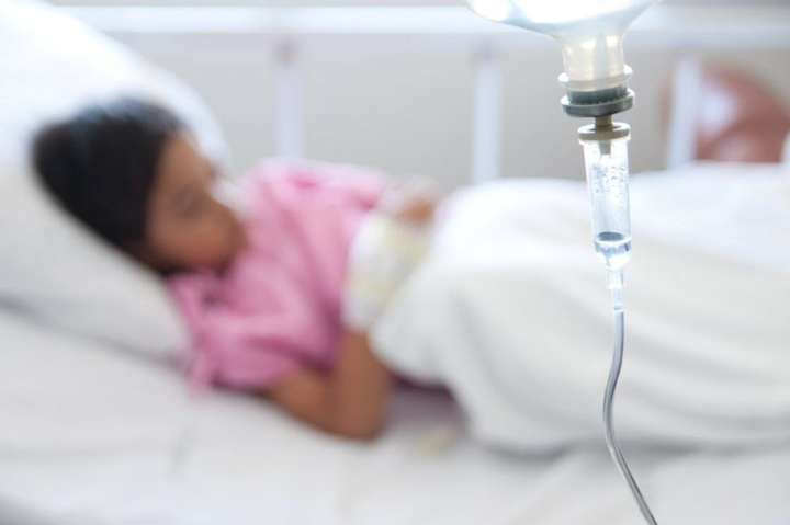 Спалах менінгіту на Закарпатті: одна дитина померла, ще 10 осіб у лікарні 