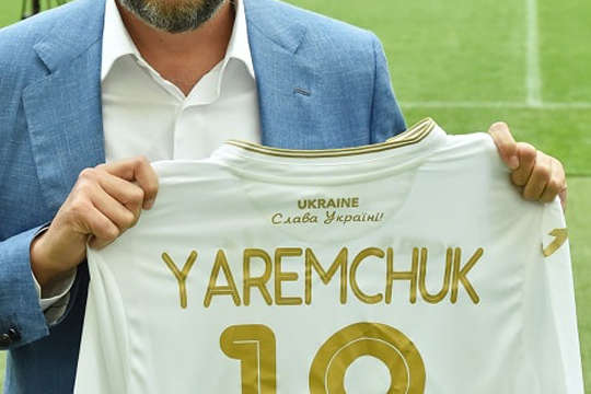 У Росії вже пожалілися у ФІФА та УЄФА на напис «Слава Україні!» на футболках збірної України