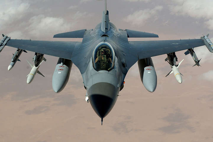 Крила до американського винищувача F-16 вироблятимуться в Індії
