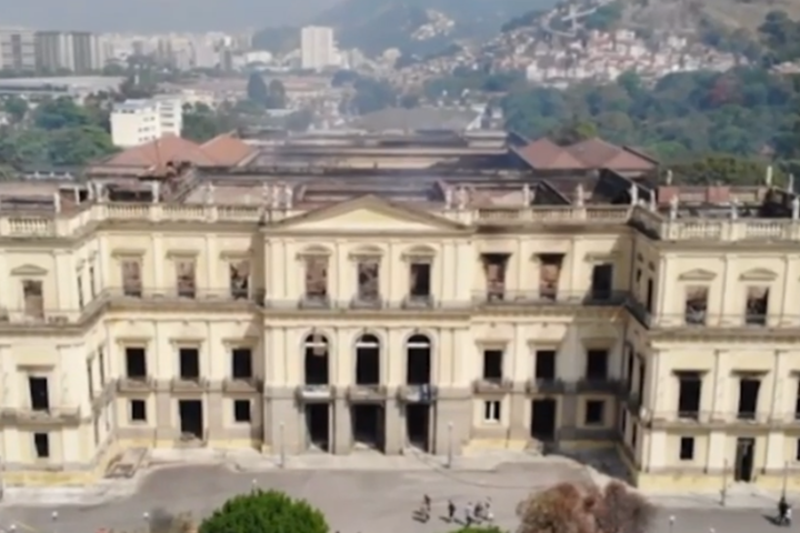 В национальном музее Бразилии во время пожара не пострадал только пятитонный метеорит