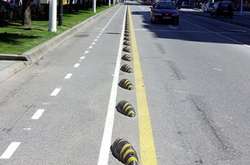 У Києві хочуть відокремити смуги громадського транспорту бар’єрами 