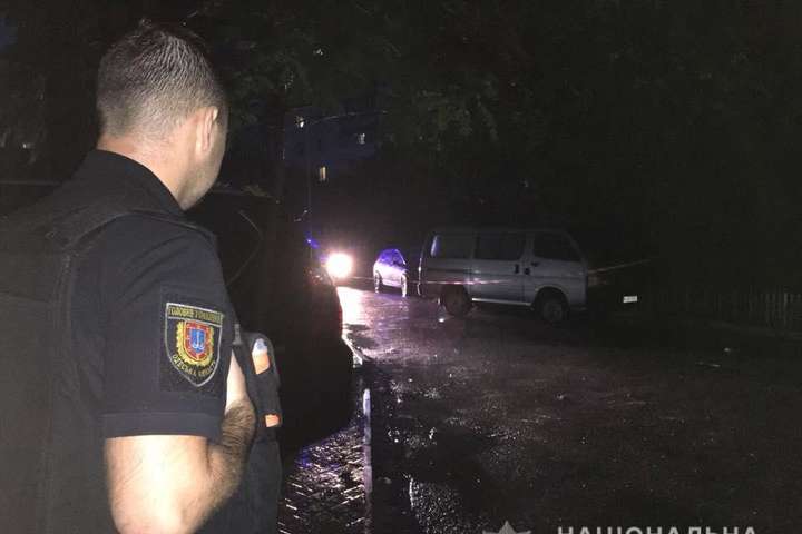 Невідомі підстрелили в Одесі активіста