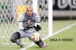 Воротар бразильського клубу забив красивий гол зі штрафного (відео)