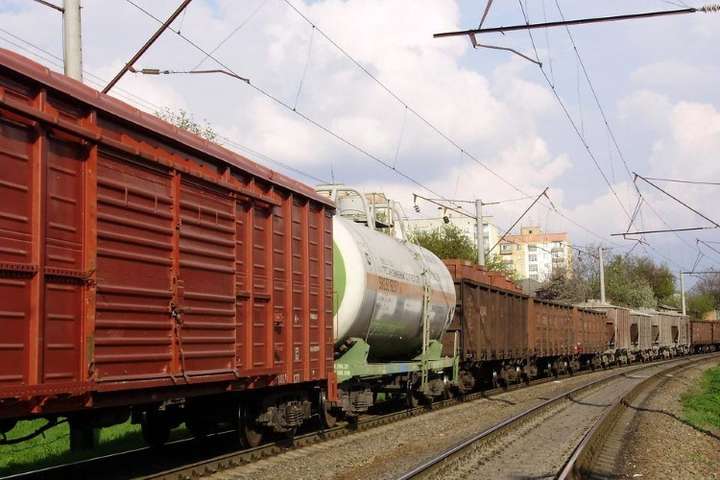 «Укрзалізниця» нашкодить, якщо за рахунок українських експортерів компенсує втрати від зниження транзиту – експерт 
