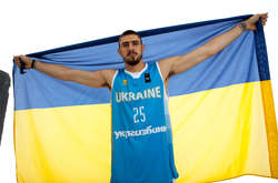 Офіційна фотосесія гравця НБА Олексія Леня в формі збірної України