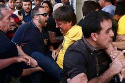 Фаворита президентських виборів в Бразилії поранили ножем на зустрічі з виборцями