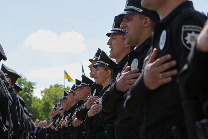 МВС хоче зробити вітання «Слава Україні!» обов'язковим для поліцейських 