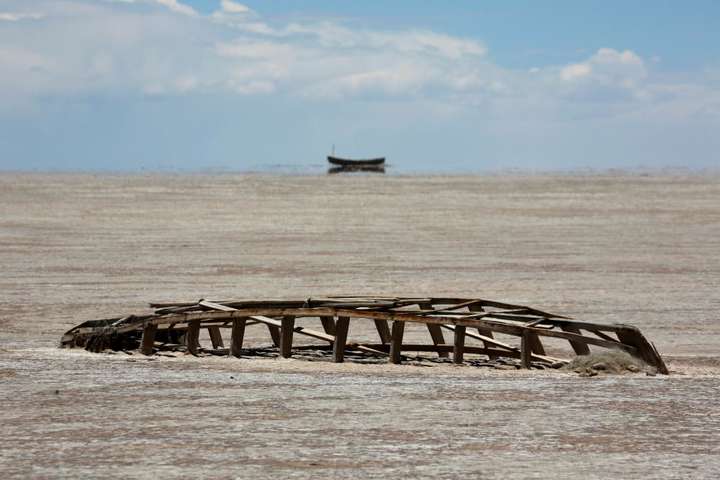 У Болівії через зміни клімату та людську діяльність зникає гігантське озеро