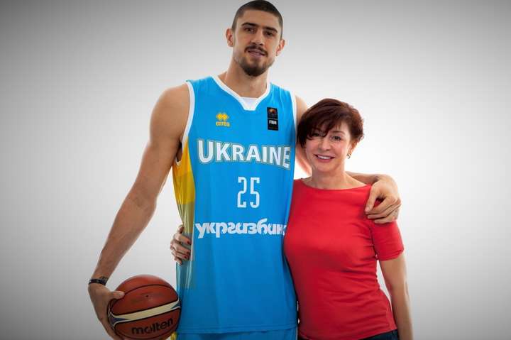 «Ідентифікує себе українцем». Мама Олексія Леня розповіла про його ставлення до Батьківщини
