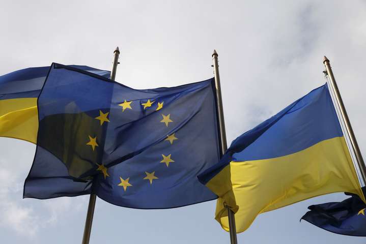 В ЄС відреагували на плани Києва закріпити в Конституції курс на ЄС і НАТО