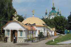 Нардеп анонсував суд щодо скасування реєстрації «каплиці» УПЦ МП біля Десятинної церкви