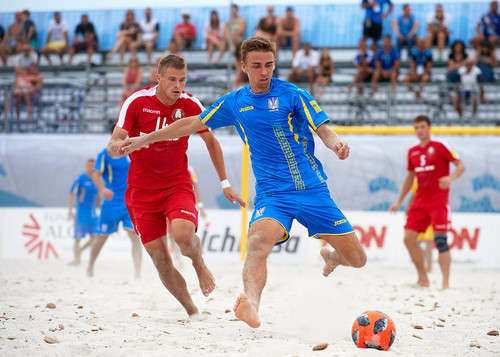 Збірна України з пляжного футболу у додатковий час поступилася Італії