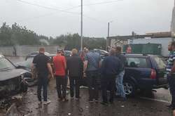 Моторошна смертельна ДТП під Києвом. Чоловіки перебігали дорогу, але… 