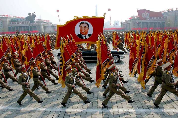 На параді у КНДР не показали міжконтинентальні балістичні ракети