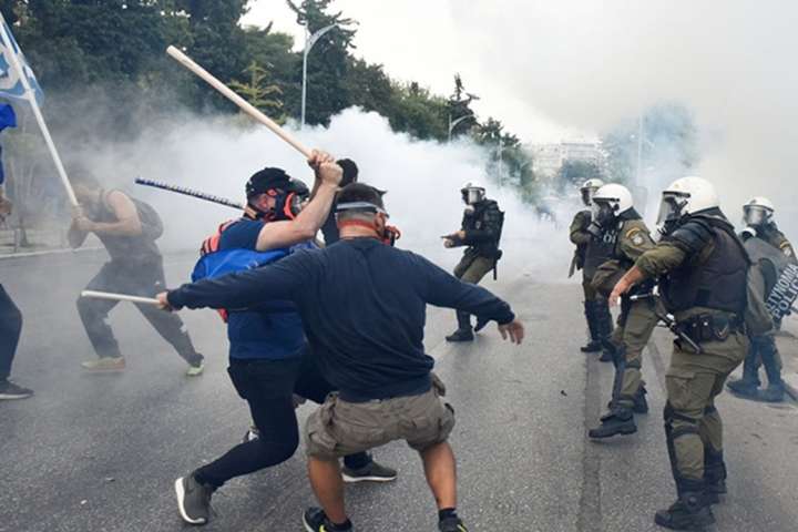 Протести в Македонії проти угоди із Грецією обернулися затриманнями