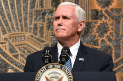 Віце-президент США зголосився пройти детектор брехні