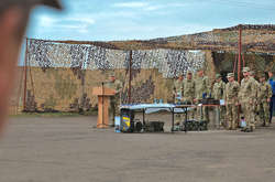 Полторак вітає танкістів