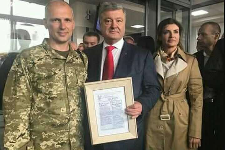 Український військовий привіз із в’язниці «ДНР» підпільну газету