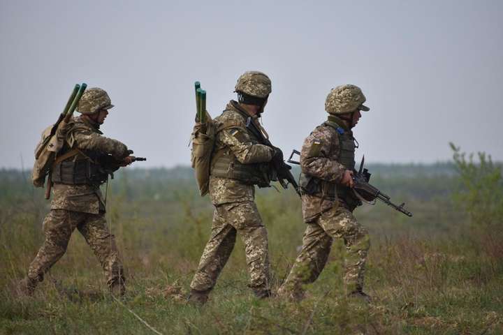 Доба на Донбасі: 25 ворожих обстрілів, бійці Об’єднаних сил не постраждали