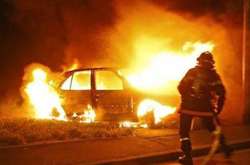 На узбіччі дороги в Печерському районі згорів автомобіль