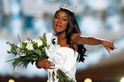Объявлена победительница конкурса «Мисс Америка». Эмоциональные фото