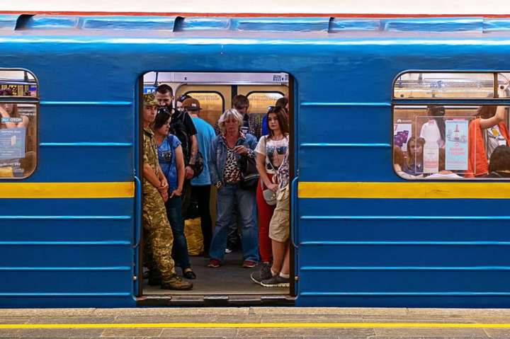 Станцію «Дорогожичі» відкрито для пасажирів: бомбу не знайдено