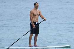 Сломлено весло, но не сломлен дух. Как Кличко провел выходной день