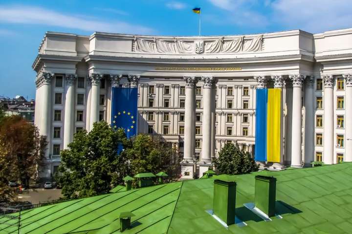 Україна засудила візит делегації зі Швейцарії в окупований Крим