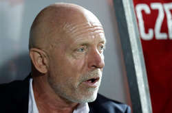 Суперник збірної України у Лізі націй звільнив головного тренера