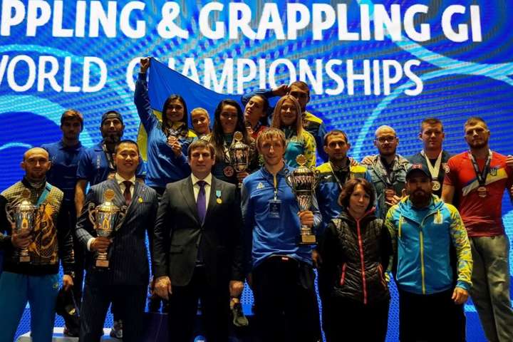 Збірна України з греплінгу стала другою на чемпіонаті світу у Казахстані (фото)