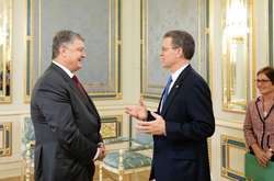 Порошенко обговорив з послом США стан релігійної свободи в Україні