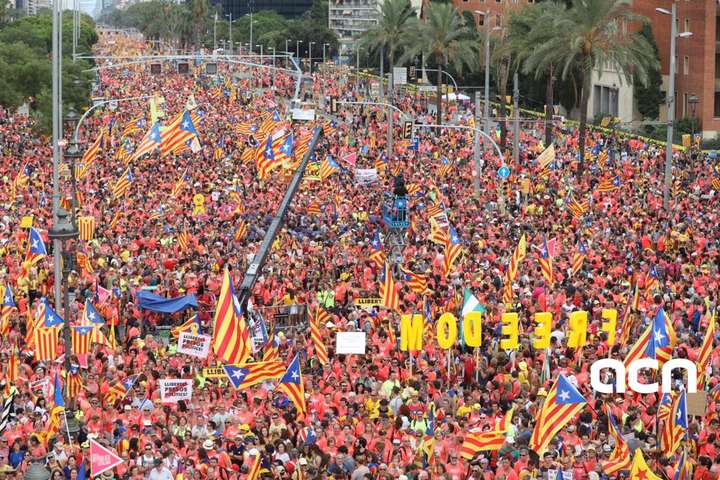 У Барселоні відбулась багатотисячна демонстрація з нагоди дня Каталонії